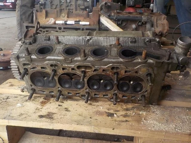 Головка блока цилиндров Mitsubishi Eclipse IV (2005—2008)