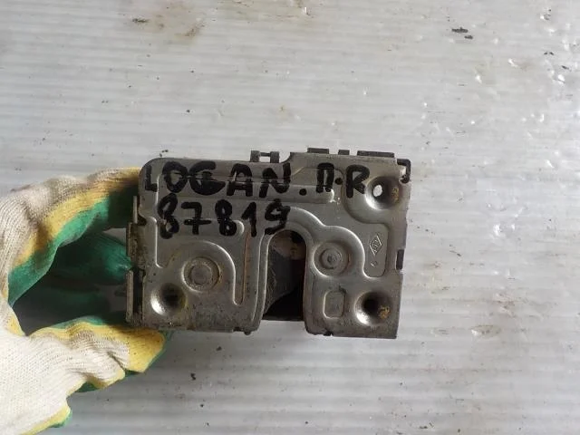 Замок двери Renault Logan I (2004—2009) Перед Право