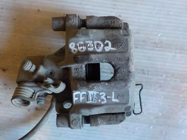 суппорт Ford Focus III (2011—2015) Зад Лево