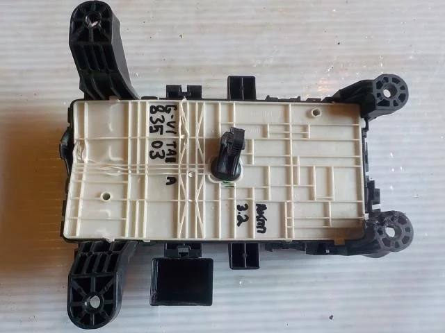 Блок предохранителей Suzuki Grand Vitara II (2005—2008)