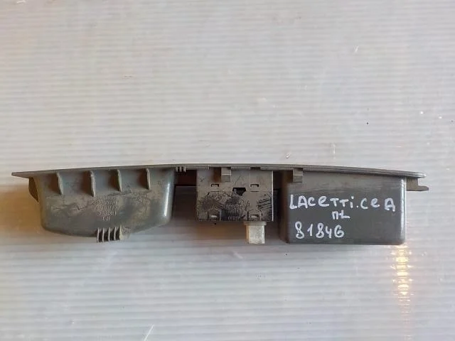 клавиши стеклоподъемников Chevrolet Lacetti I (2004—2013) Перед Лево