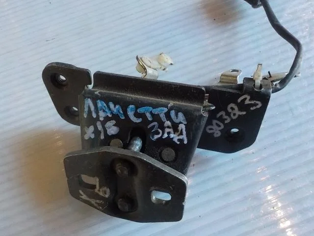 Замок крышки багажника Chevrolet Lacetti I (2004—2013) Зад