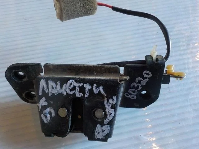 Замок крышки багажника Chevrolet Lacetti I (2004—2013) Зад