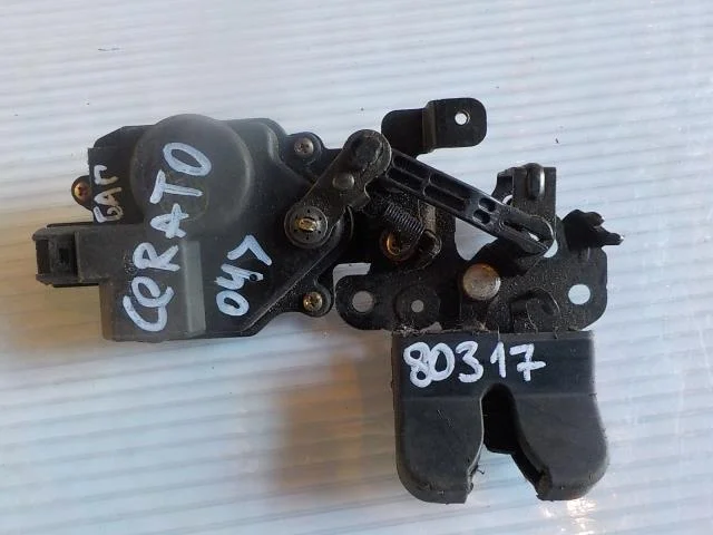 Замок крышки багажника Kia Cerato I (2003—2007)