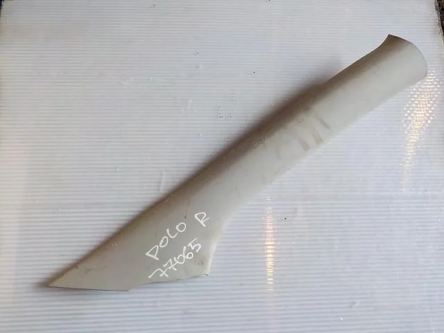 Обшивка стойки лобового стекла Volkswagen Polo V (2009—2015)  Право