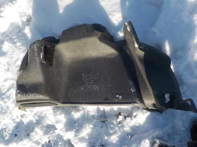 Обшивка багажника Volkswagen Polo V (2009—2015) Зад Право