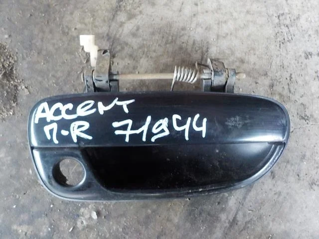 ручка двери внешняя Hyundai Accent III (2006—2011) Перед Право