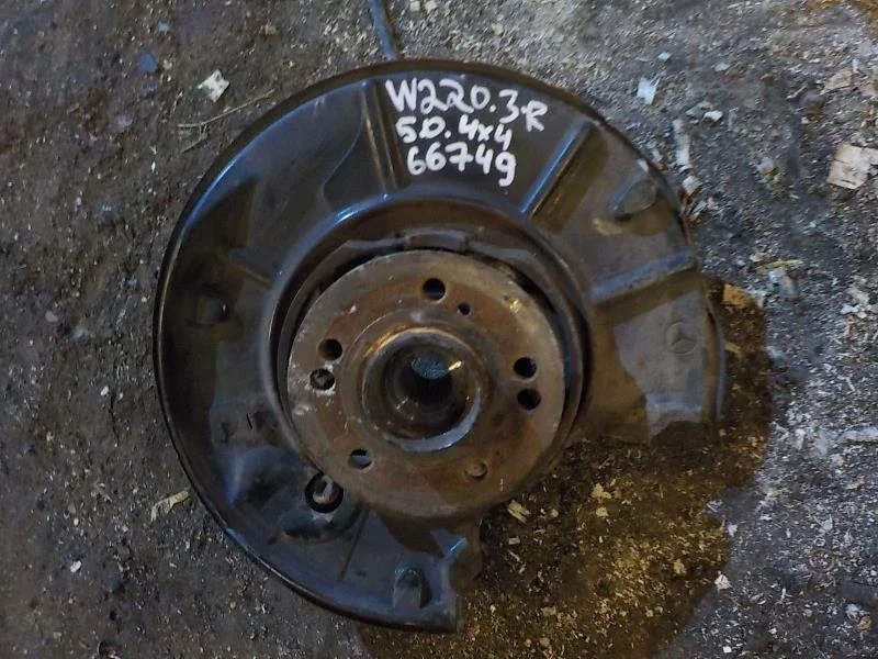 кулак поворотный Mercedes-Benz S-класс W220 (1998—2005) Зад Право