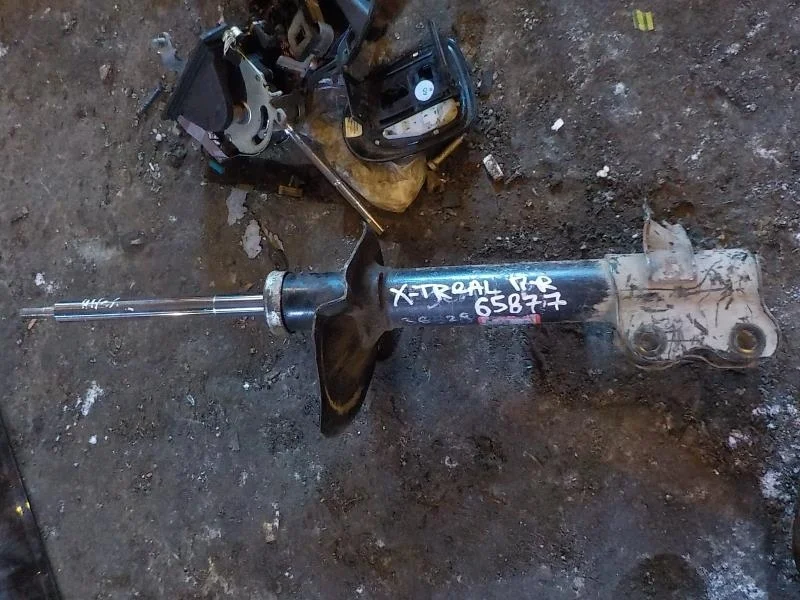 амортизатор Nissan X-Trail II (2007—2011) Перед Право