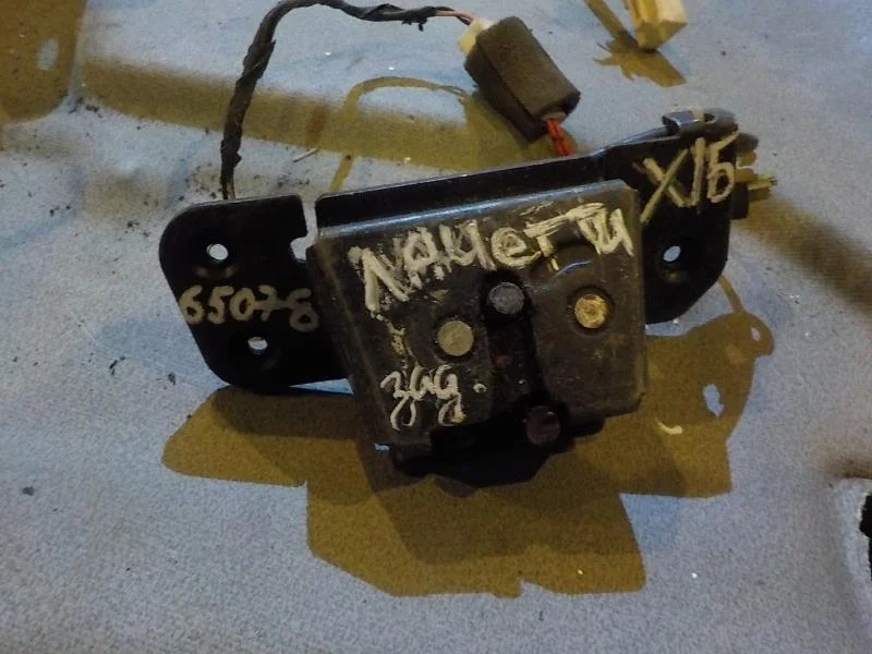 Замок крышки багажника Chevrolet Lacetti I (2004—2013) Зад