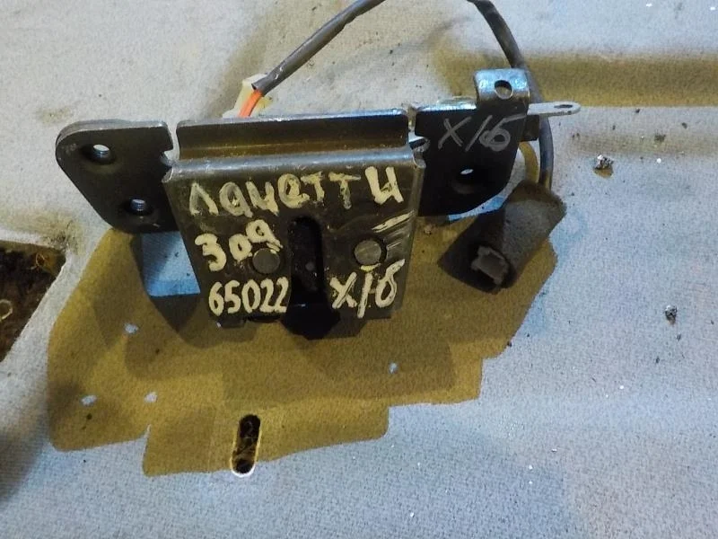 Замок крышки багажника Chevrolet Lacetti I (2004—2013) Зад