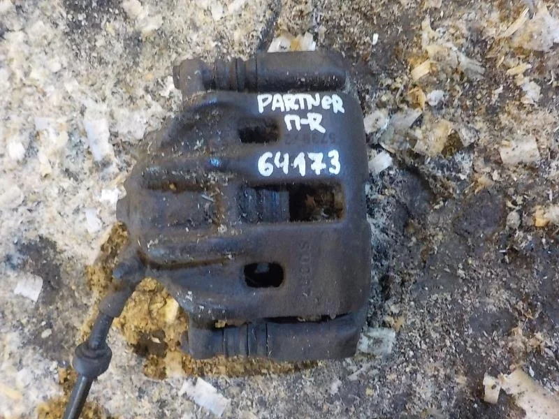 суппорт Citroen C3 Picasso I (2009—2012) Перед Право