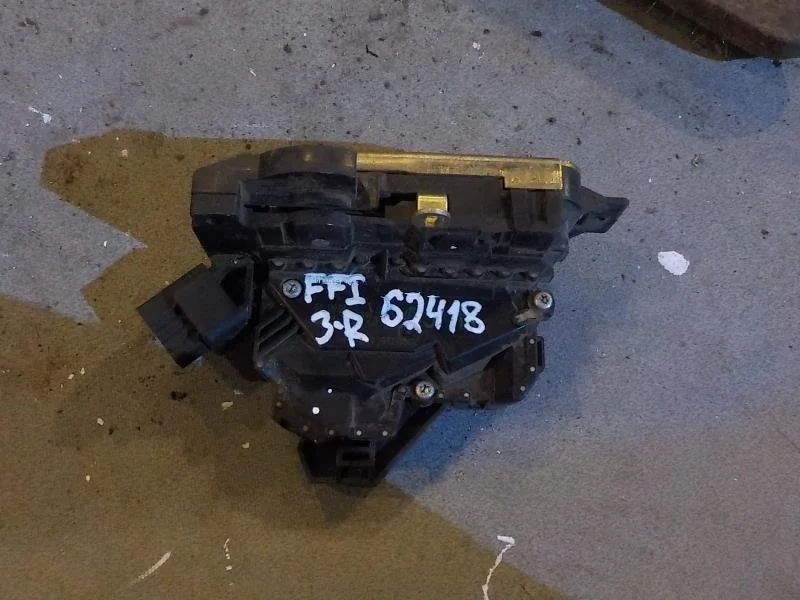 Замок двери Ford Focus I рестайлинг (2001—2007) Зад Право