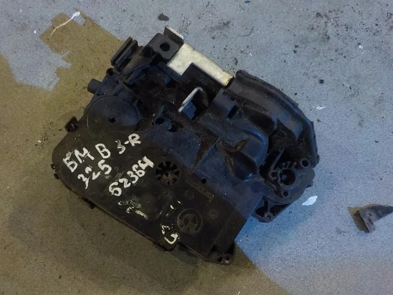 Замок двери BMW 5 серия E60/E61 (2002—2007) Зад Право