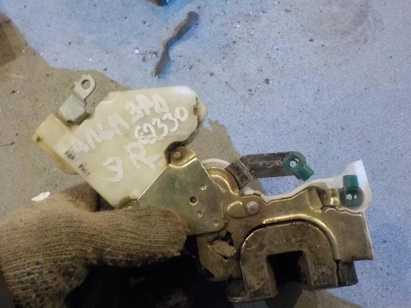 Замок двери Nissan Almera N16 рестайлинг (2002—2006) Зад Право