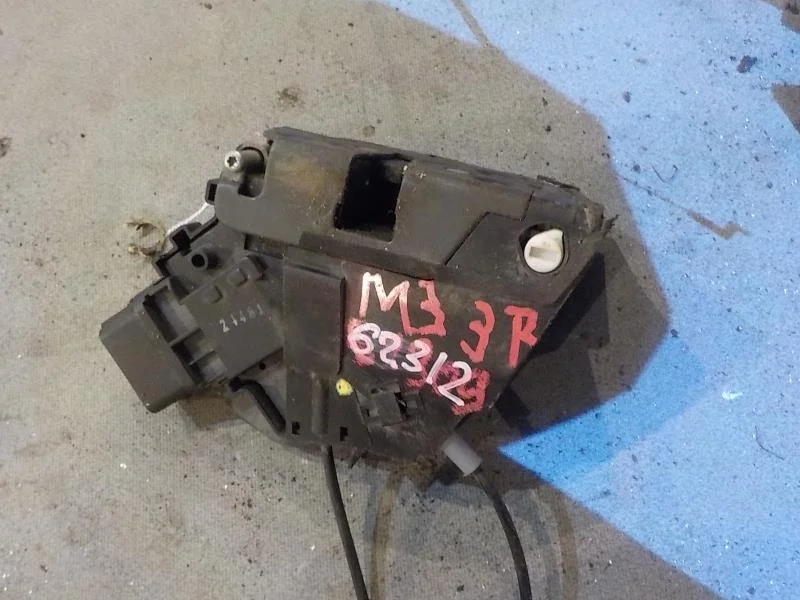 Замок двери Mazda 3 BK (2003—2006) Зад Право