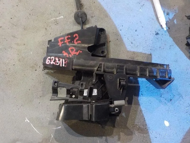 Замок двери Ford Focus I рестайлинг (2001—2007) Зад Право
