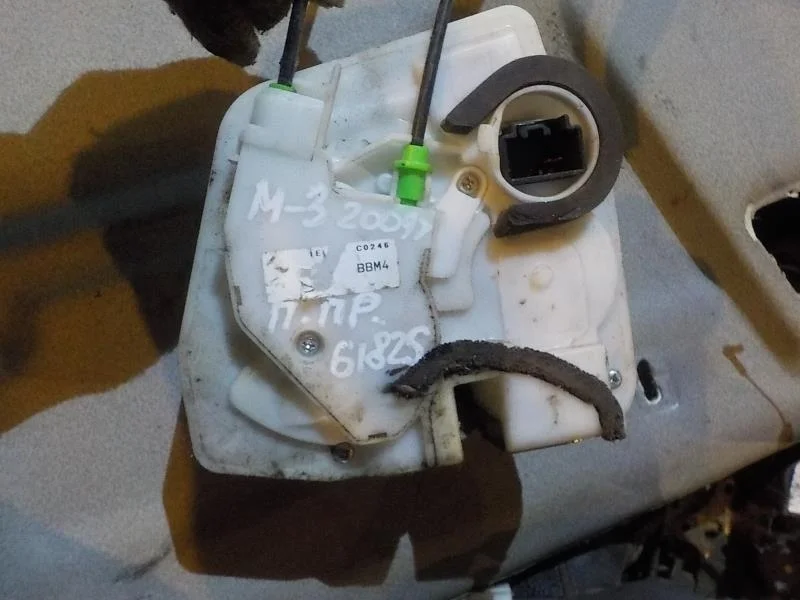 Замок двери Mazda 3 BL (2008—2011) Перед Право