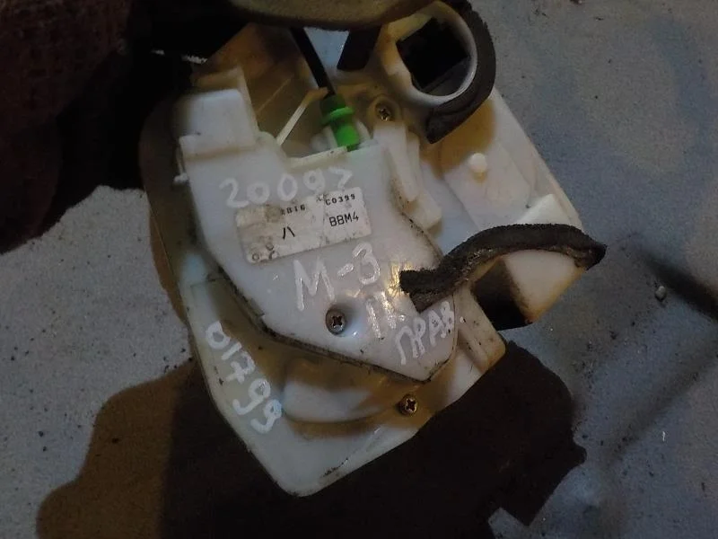 Замок двери Mazda 3 BL (2008—2011) Перед Право