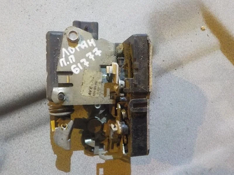 Замок двери Renault Logan I (2004—2009) Перед Право