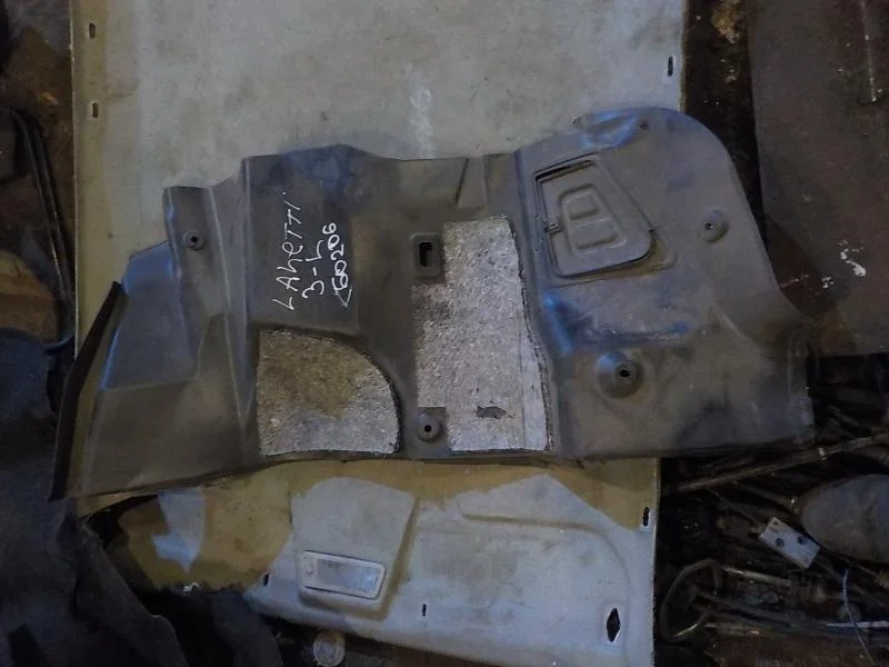 Обшивка багажника Chevrolet Lacetti I (2004—2013)  Лево