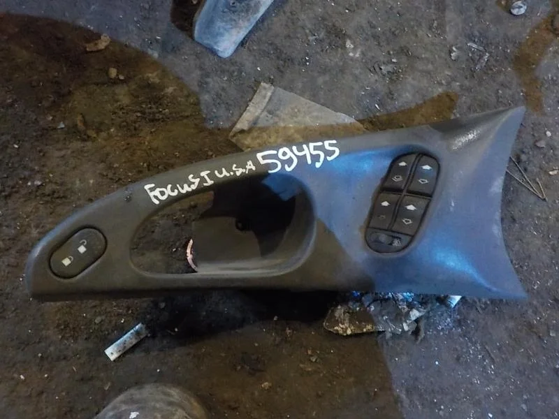 клавиши стеклоподъемников Ford Focus I (1998—2004) Перед Лево
