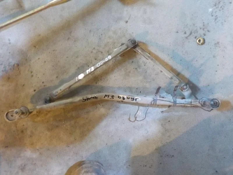 трапеция дворников Mazda 3 BK (2003—2006)