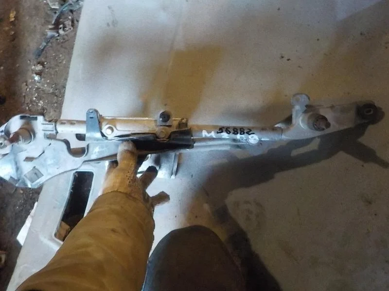 трапеция дворников Mazda 3 BK (2003—2006)