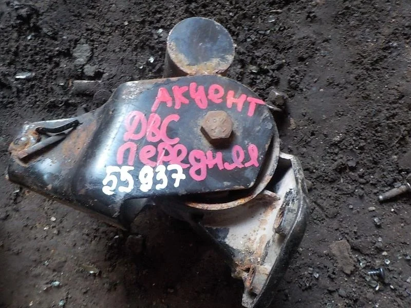 Опора двигателя Hyundai Accent II (1999—2012)  Лево