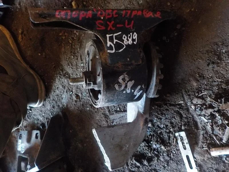 Опора двигателя Suzuki SX4 I (2006—2009)  Право