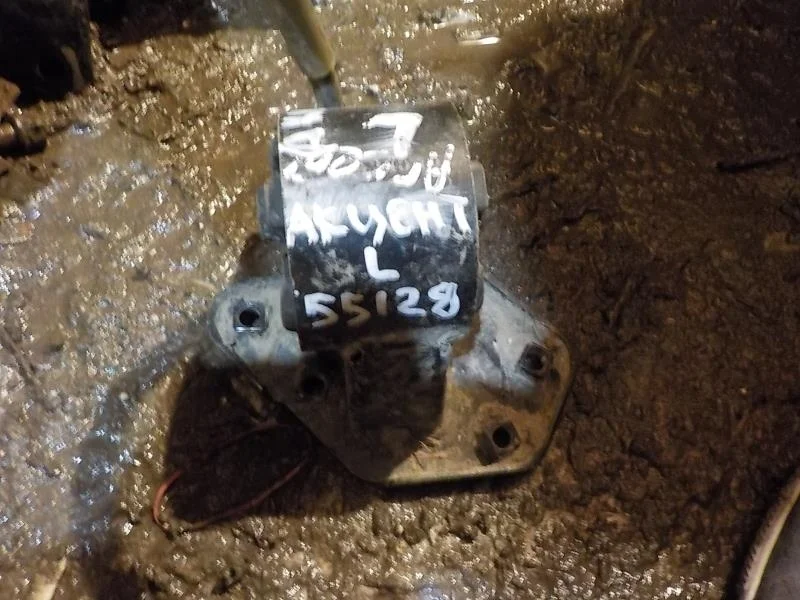 Опора двигателя Hyundai Accent II (1999—2012)  Лево