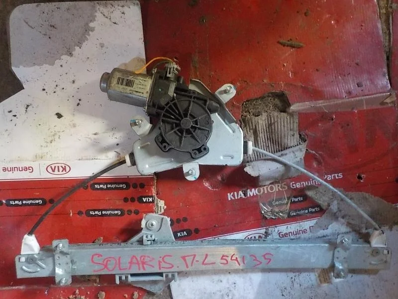 Стеклоподъемник Hyundai Solaris I (2010—2014) Перед Лево