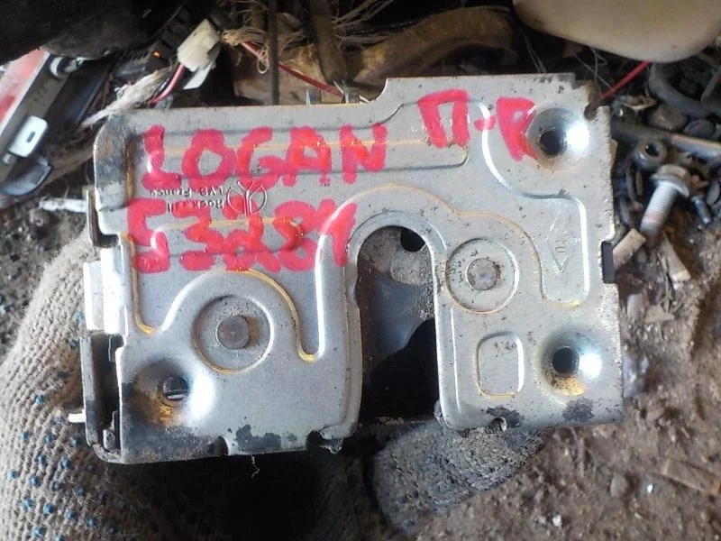 Замок двери Renault Logan I (2004—2009) Перед Право