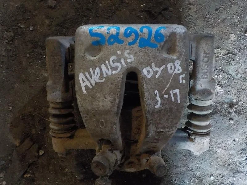 суппорт Toyota Corolla Verso I рестайлинг (2004—2007) Зад Право