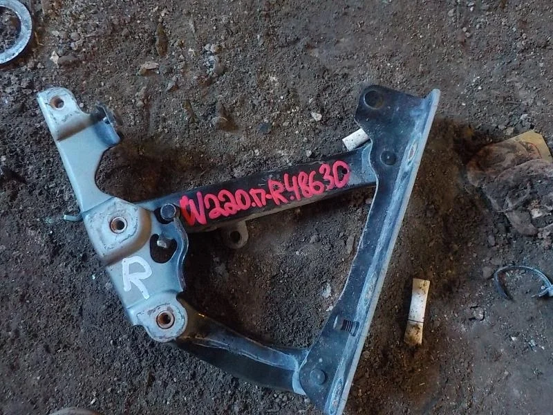 Петля капота Mercedes-Benz S-класс W220 (1998—2005) Перед Право