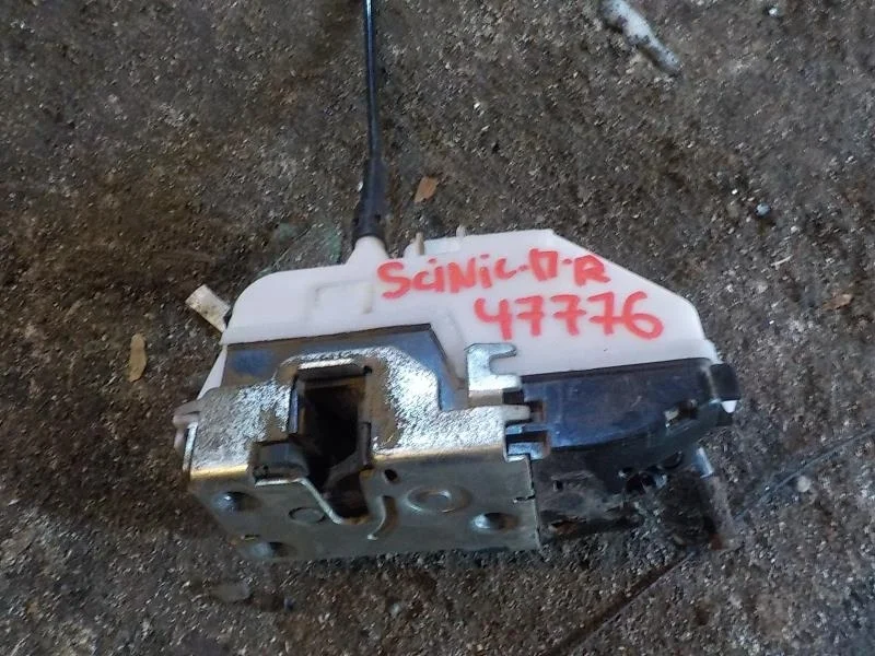 Замок двери Renault Scenic II (2003—2006) Перед Право