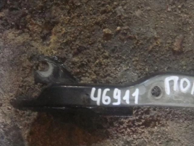 Петля капота Volkswagen Polo V (2009—2015) Перед Право