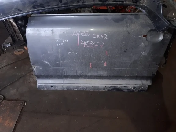 Дверь Volkswagen Touareg I (2002—2006) Перед Лево