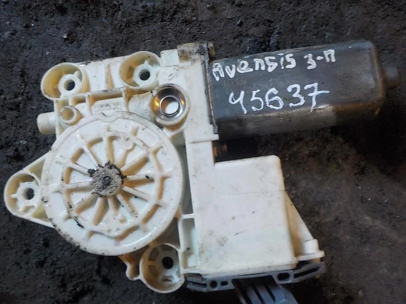 Мотор стеклоподъемника Toyota Avensis T250 (2003—2006) Зад Право