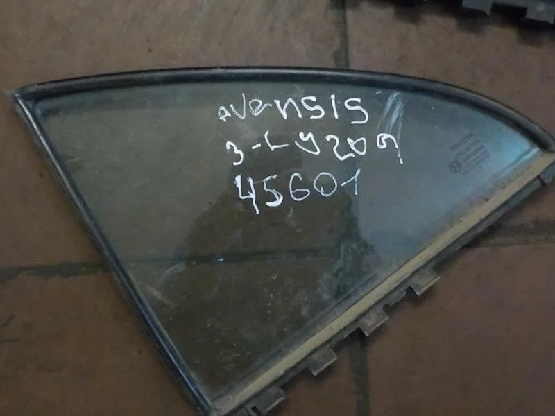 стекло Toyota Avensis T250 (2003—2006) Зад Лево