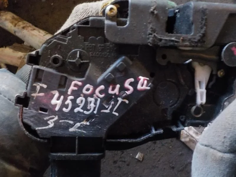Замок двери Ford Focus II рестайлинг (2007—2011) Зад Лево