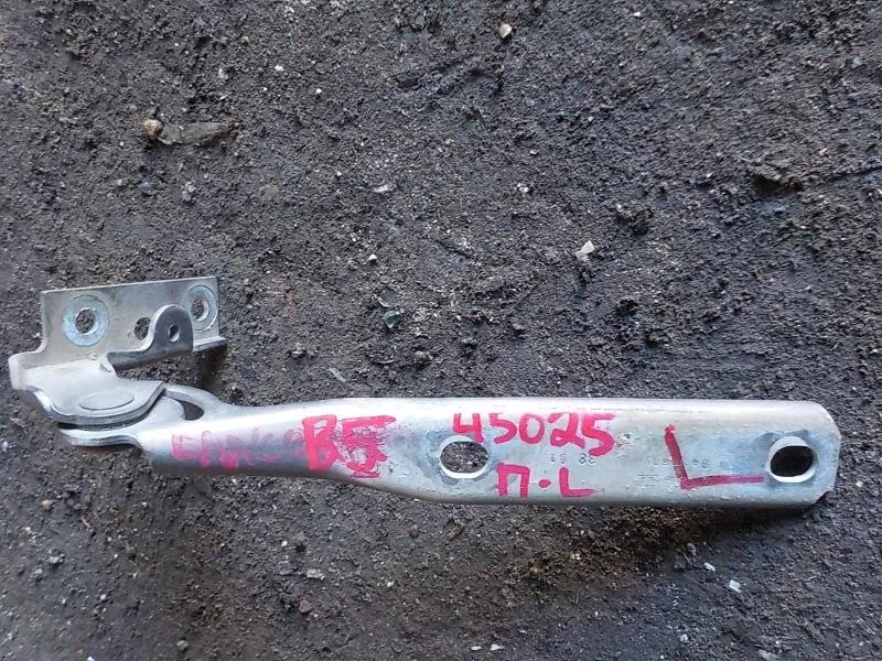 Петля капота Volkswagen Passat B5 рестайлинг (2000—2005) Перед Лево