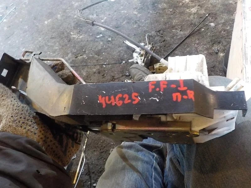 Замок двери Ford Focus I (1998—2004) Перед Право