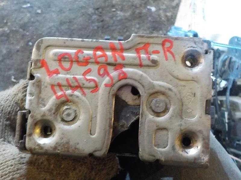 Замок двери Renault Logan I (2004—2009) Перед Право