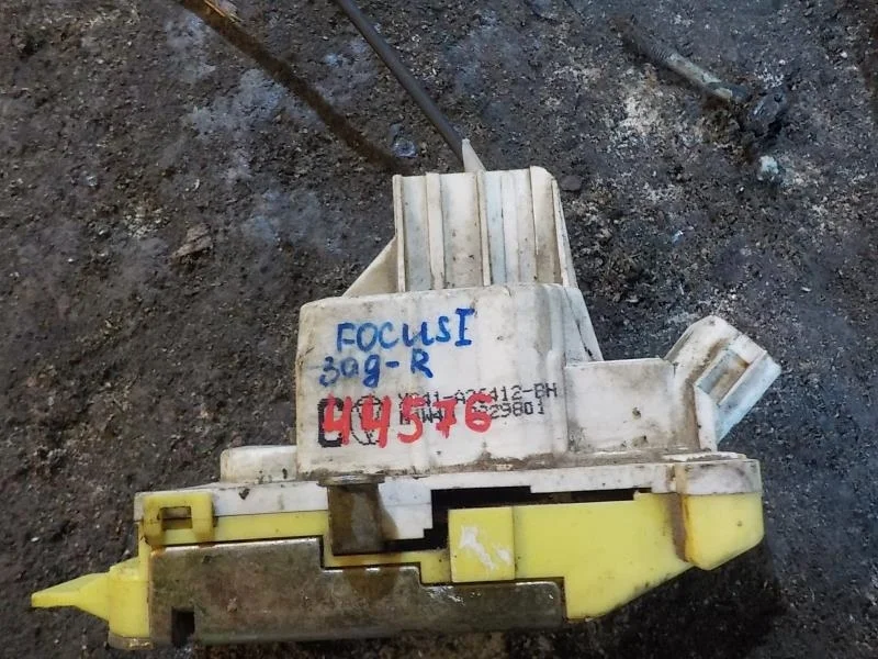 Замок двери Ford Focus I рестайлинг (2001—2007) Зад Право