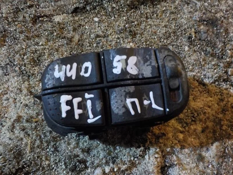клавиши стеклоподъемников Ford Focus I (1998—2004) Перед Лево