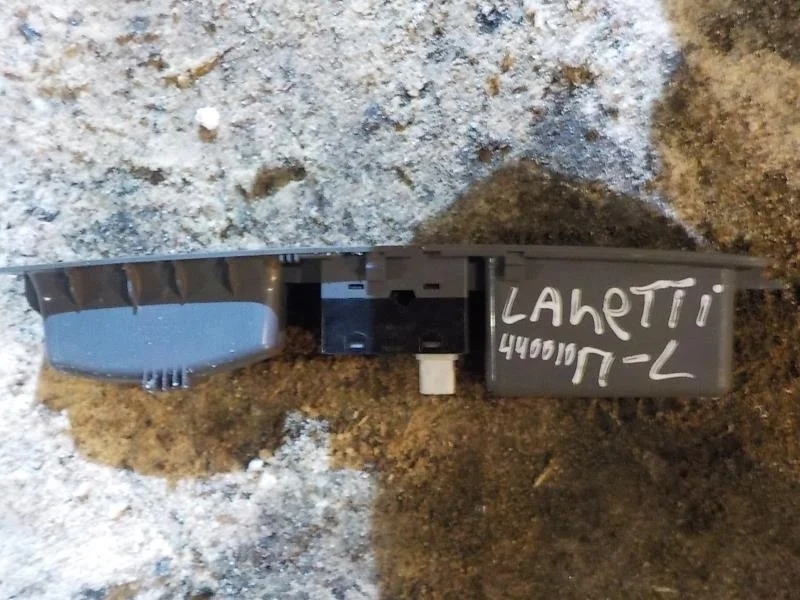 клавиши стеклоподъемников Chevrolet Lacetti I (2004—2013) Перед Лево