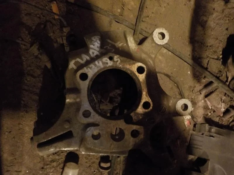 кулак поворотный Nissan Teana J32 (2008—2011) Зад Лево