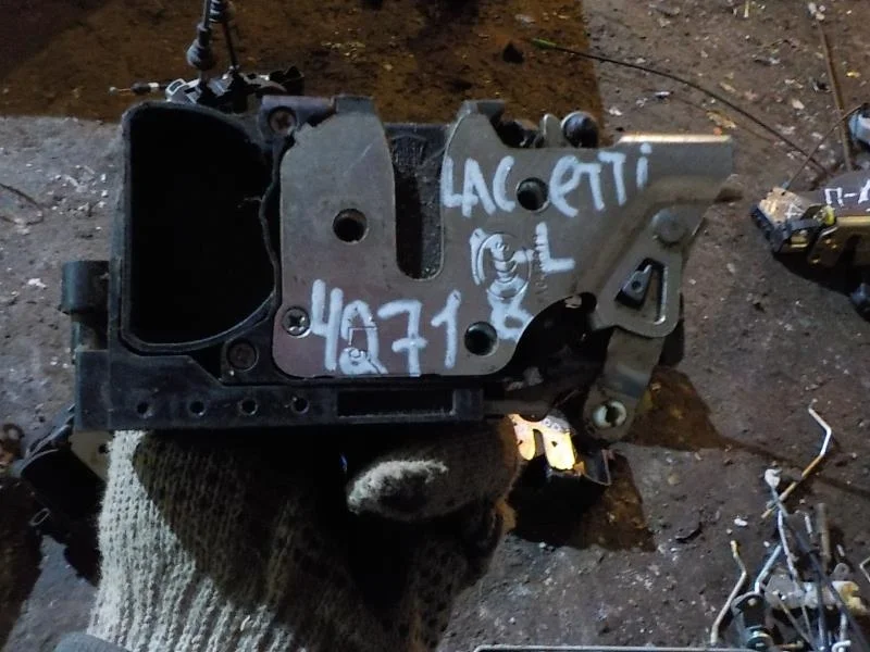 Замок двери Chevrolet Aveo I (2003—2008) Перед Лево