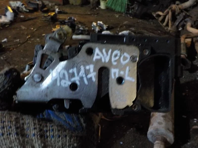 Замок двери Chevrolet Aveo I (2003—2008) Перед Лево